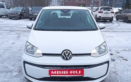 Volkswagen up! I рестайлинг, 2021 год, 999 000 рублей, 4 фотография