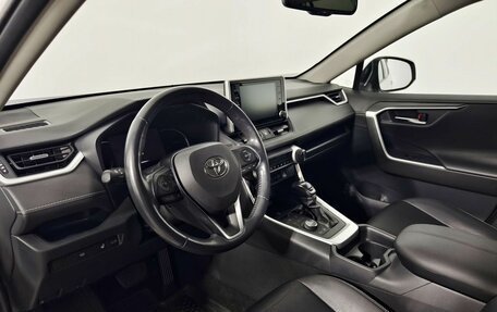 Toyota RAV4, 2020 год, 3 545 000 рублей, 21 фотография