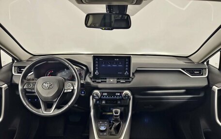 Toyota RAV4, 2020 год, 3 545 000 рублей, 12 фотография