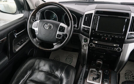 Toyota Land Cruiser 200, 2012 год, 3 799 000 рублей, 10 фотография