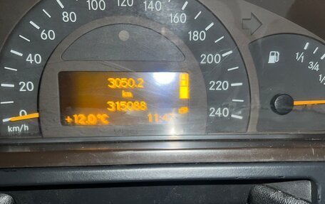 Mercedes-Benz G-Класс W463 рестайлинг _ii, 2002 год, 2 150 000 рублей, 9 фотография