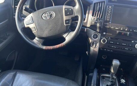 Toyota Land Cruiser 200, 2010 год, 2 850 000 рублей, 13 фотография