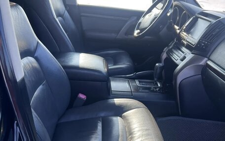 Toyota Land Cruiser 200, 2010 год, 2 850 000 рублей, 18 фотография