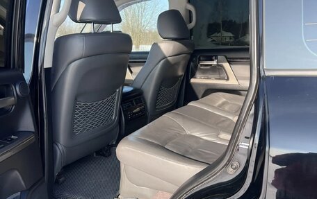 Toyota Land Cruiser 200, 2010 год, 2 850 000 рублей, 14 фотография