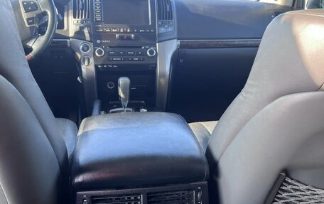 Toyota Land Cruiser 200, 2010 год, 2 850 000 рублей, 19 фотография