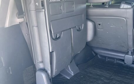 Toyota Land Cruiser 200, 2010 год, 2 850 000 рублей, 31 фотография