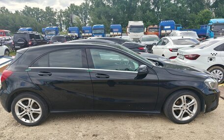 Mercedes-Benz A-Класс, 2015 год, 990 000 рублей, 3 фотография