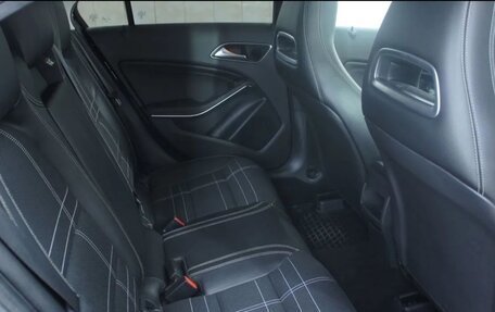 Mercedes-Benz A-Класс, 2015 год, 990 000 рублей, 28 фотография