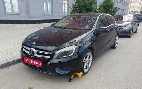Mercedes-Benz A-Класс, 2015 год, 990 000 рублей, 12 фотография