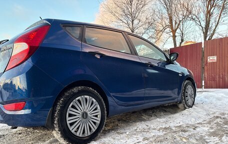 Hyundai Solaris II рестайлинг, 2011 год, 800 000 рублей, 4 фотография