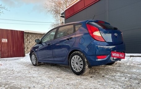 Hyundai Solaris II рестайлинг, 2011 год, 800 000 рублей, 7 фотография