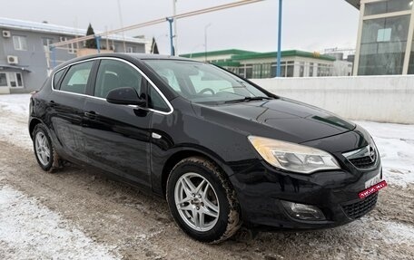 Opel Astra J, 2011 год, 779 000 рублей, 3 фотография
