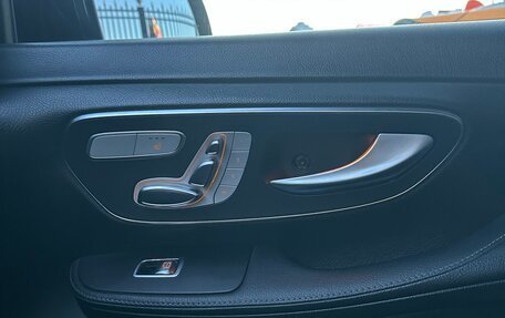 Mercedes-Benz V-Класс, 2018 год, 4 800 000 рублей, 21 фотография