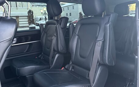 Mercedes-Benz V-Класс, 2018 год, 4 800 000 рублей, 12 фотография