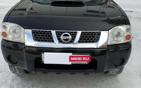 Nissan NP300, 2012 год, 900 000 рублей, 4 фотография