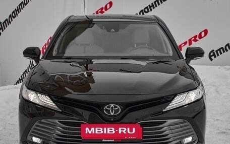 Toyota Camry, 2019 год, 3 450 000 рублей, 2 фотография