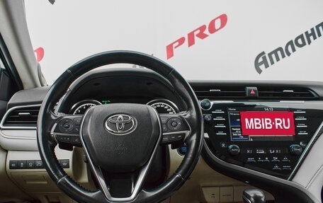 Toyota Camry, 2019 год, 3 450 000 рублей, 12 фотография