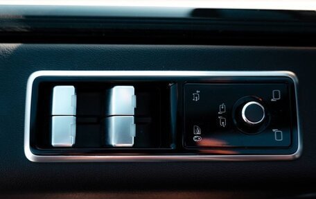 Land Rover Range Rover IV рестайлинг, 2021 год, 14 фотография