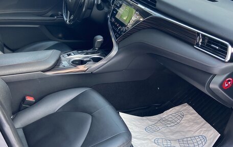 Toyota Camry, 2018 год, 2 650 000 рублей, 24 фотография