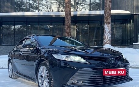 Toyota Camry, 2018 год, 2 650 000 рублей, 4 фотография