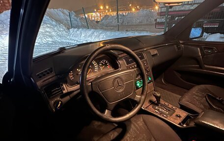 Mercedes-Benz E-Класс, 1996 год, 250 000 рублей, 3 фотография