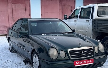 Mercedes-Benz E-Класс, 1996 год, 250 000 рублей, 2 фотография