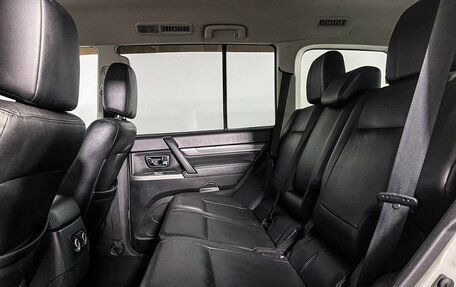 Mitsubishi Pajero IV, 2013 год, 1 997 000 рублей, 10 фотография