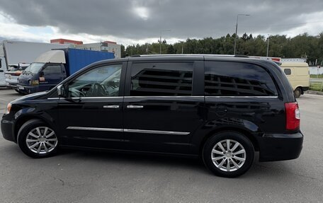 Chrysler Voyager IV, 2014 год, 1 635 000 рублей, 9 фотография