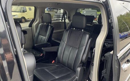 Chrysler Voyager IV, 2014 год, 1 635 000 рублей, 12 фотография