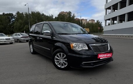 Chrysler Voyager IV, 2014 год, 1 635 000 рублей, 6 фотография