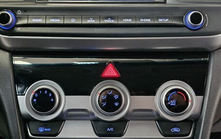 Hyundai Elantra VI рестайлинг, 2019 год, 1 945 000 рублей, 20 фотография