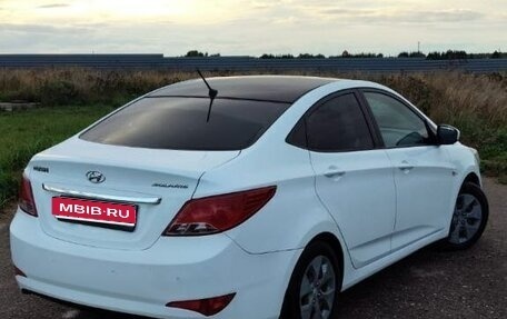 Hyundai Solaris II рестайлинг, 2015 год, 800 000 рублей, 1 фотография