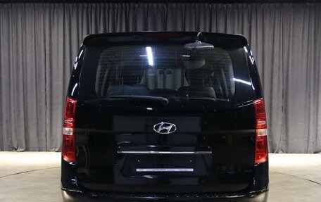 Hyundai Grand Starex Grand Starex I рестайлинг 2, 2009 год, 1 049 000 рублей, 5 фотография