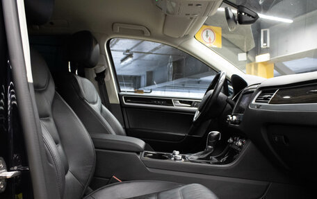 Volkswagen Touareg III, 2017 год, 2 999 000 рублей, 12 фотография