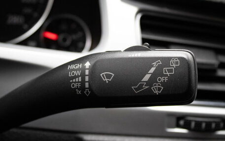 Volkswagen Touareg III, 2017 год, 2 999 000 рублей, 21 фотография