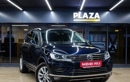 Volkswagen Touareg III, 2017 год, 2 999 000 рублей, 2 фотография