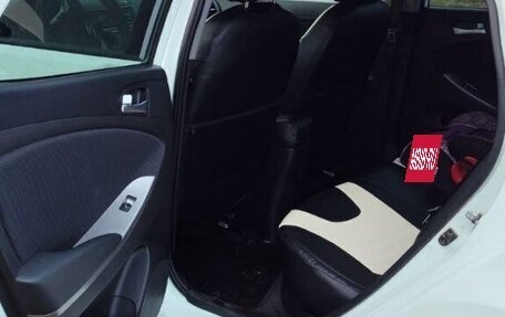 Hyundai Solaris II рестайлинг, 2015 год, 800 000 рублей, 6 фотография