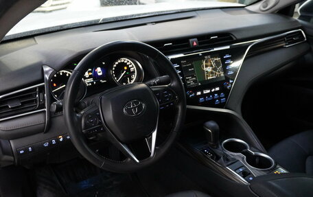 Toyota Camry, 2019 год, 2 880 000 рублей, 5 фотография