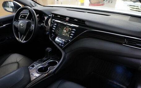 Toyota Camry, 2019 год, 2 880 000 рублей, 10 фотография