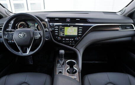 Toyota Camry, 2019 год, 2 880 000 рублей, 11 фотография