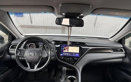 Toyota Camry, 2018 год, 2 870 000 рублей, 5 фотография