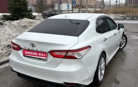 Toyota Camry, 2018 год, 2 870 000 рублей, 3 фотография