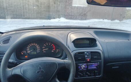 Mitsubishi Carisma I, 2003 год, 199 999 рублей, 3 фотография