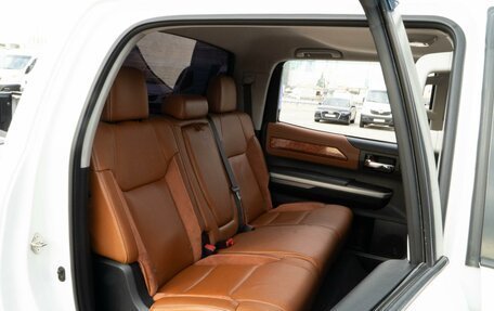 Toyota Tundra II, 2014 год, 5 699 800 рублей, 8 фотография