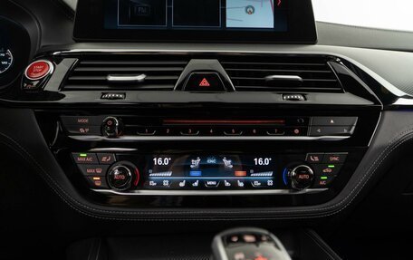 BMW M5, 2018 год, 25 фотография