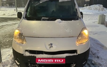 Peugeot Partner II рестайлинг 2, 2012 год, 580 000 рублей, 1 фотография
