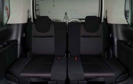 Nissan Serena IV, 2018 год, 2 139 050 рублей, 12 фотография