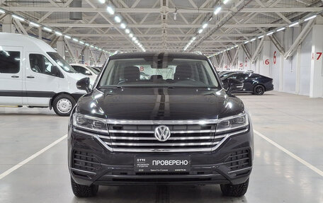 Volkswagen Touareg III, 2018 год, 4 800 000 рублей, 6 фотография