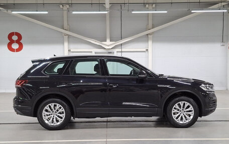 Volkswagen Touareg III, 2018 год, 4 800 000 рублей, 8 фотография