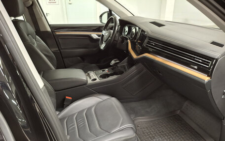 Volkswagen Touareg III, 2018 год, 4 800 000 рублей, 15 фотография